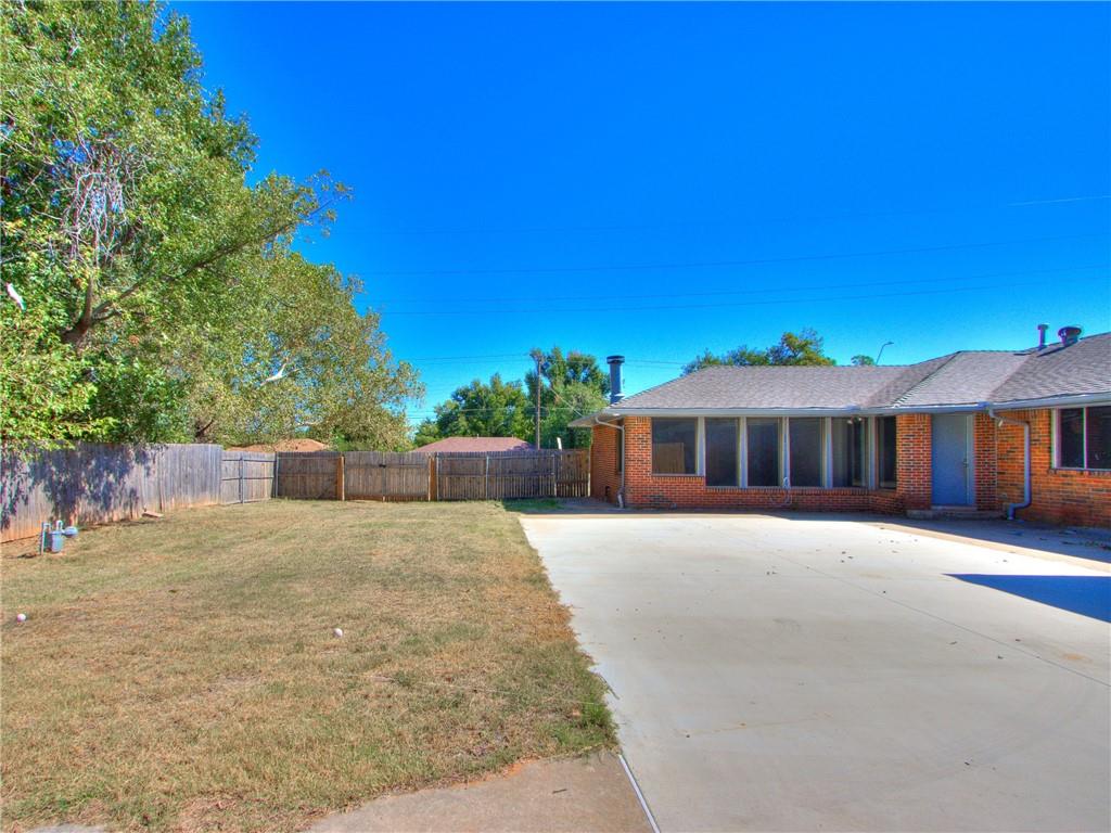 613 Country Club Circle