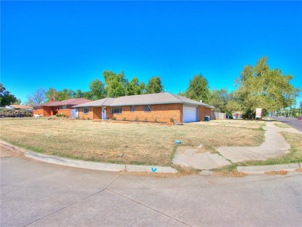 613 Country Club Circle
