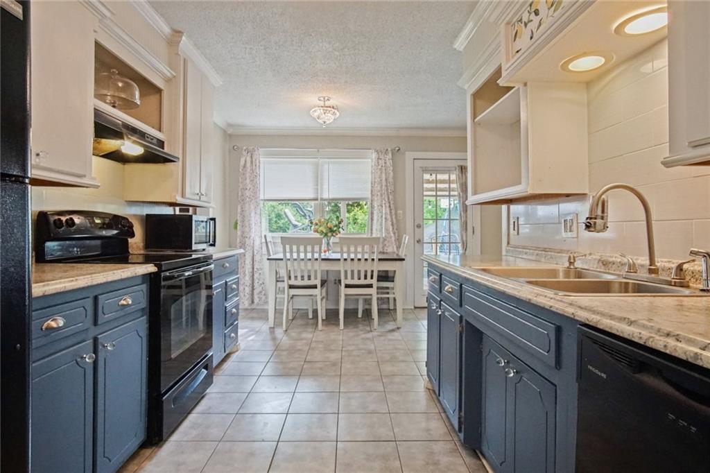409 Crest Lane