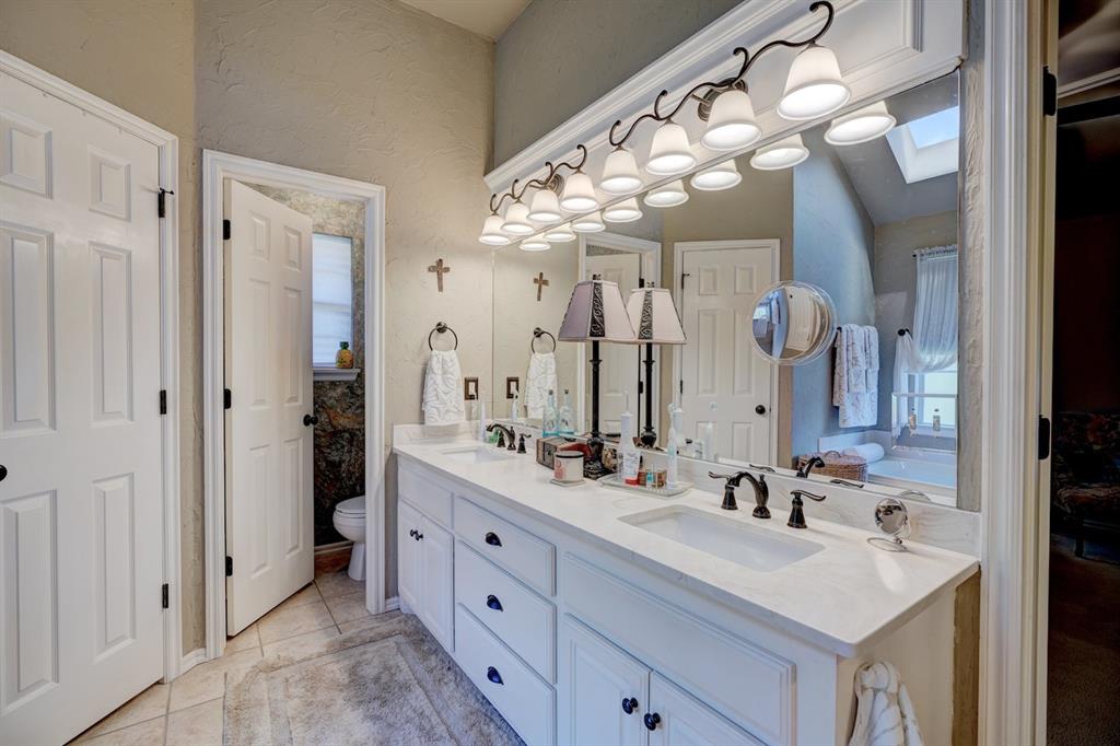 1808 Coopers Hawk Court