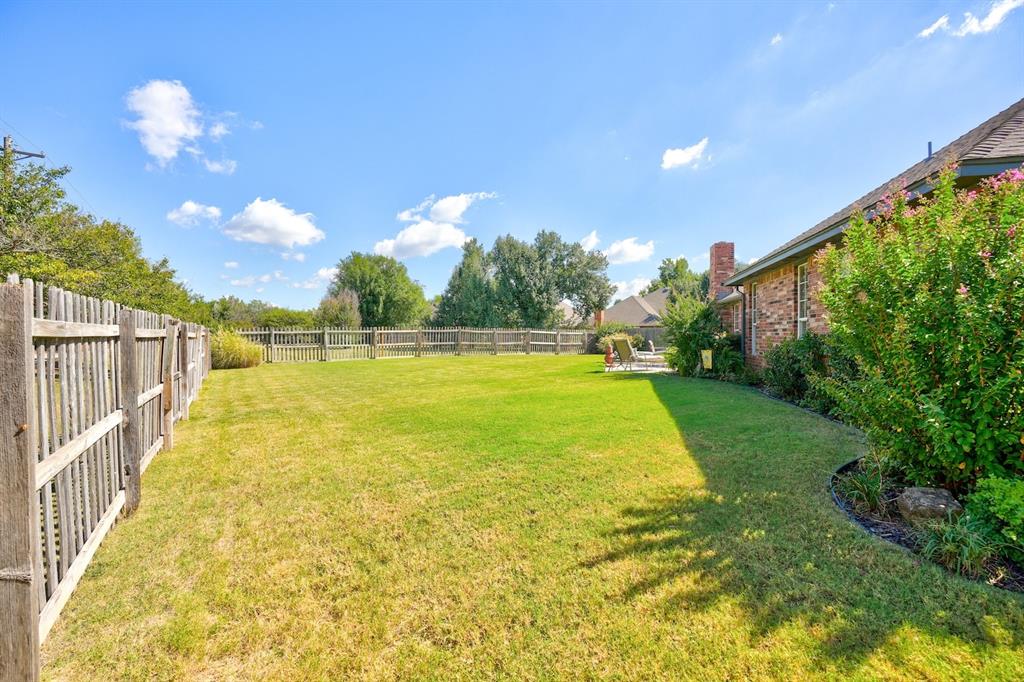 1808 Coopers Hawk Court