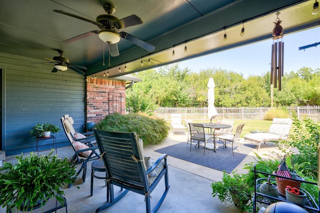 1808 Coopers Hawk Court