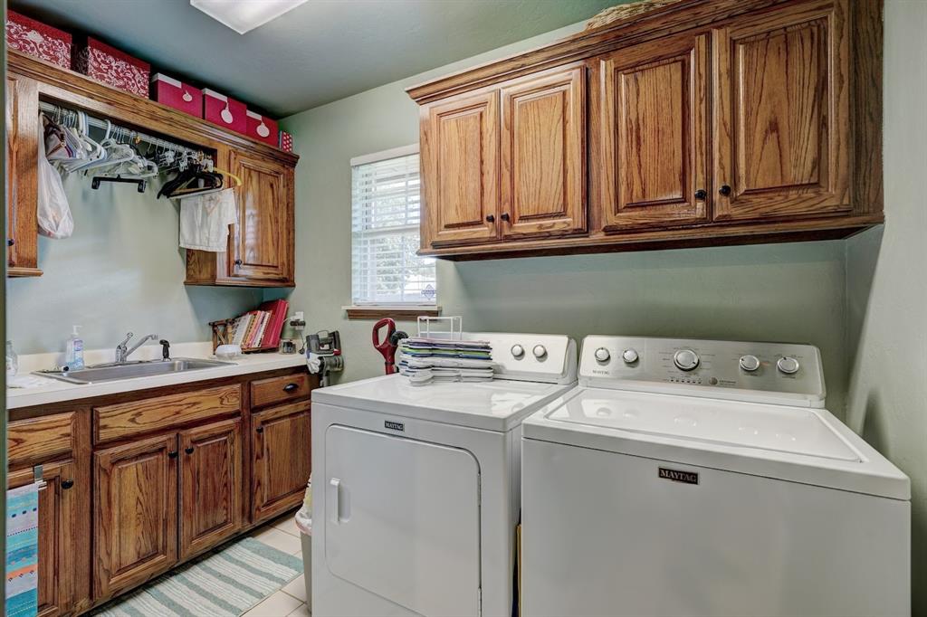 1808 Coopers Hawk Court