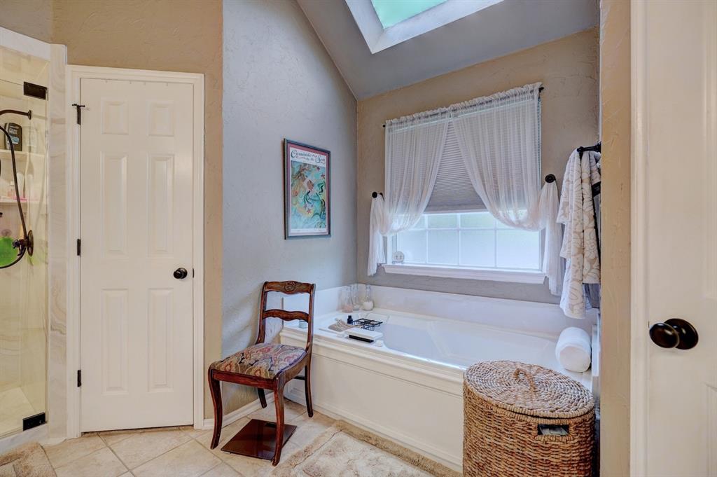 1808 Coopers Hawk Court