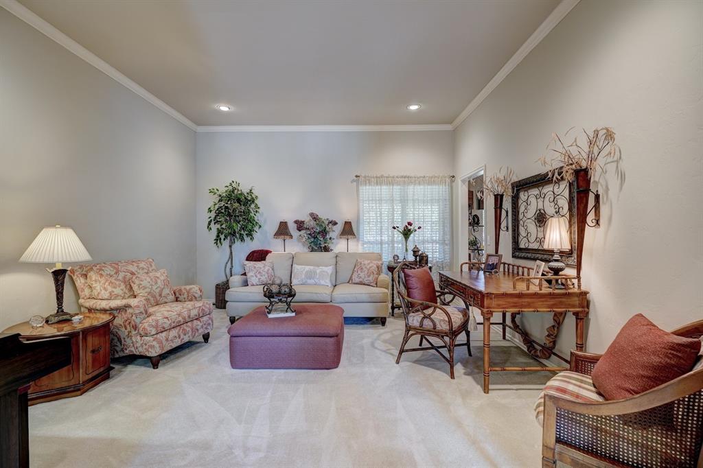 1808 Coopers Hawk Court