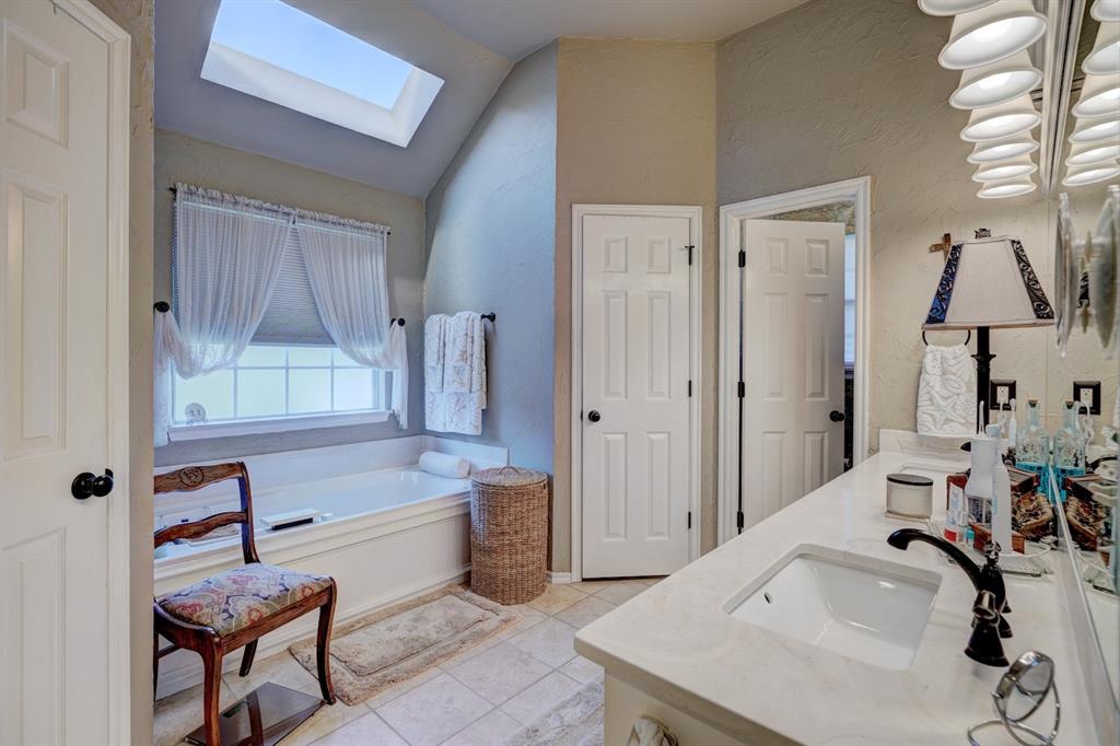 1808 Coopers Hawk Court