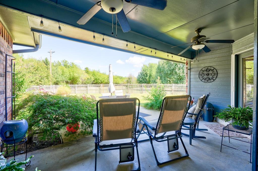 1808 Coopers Hawk Court