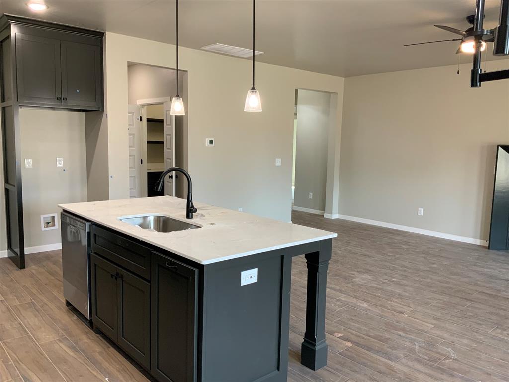 2416 Creekview Trail
