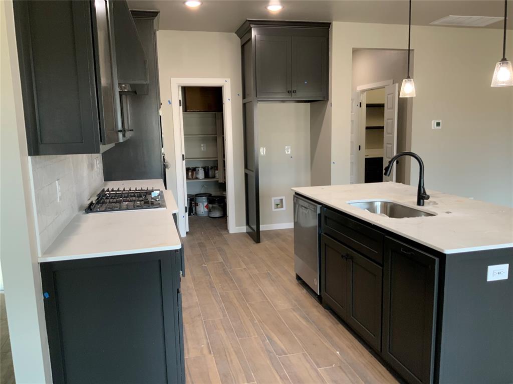 2416 Creekview Trail
