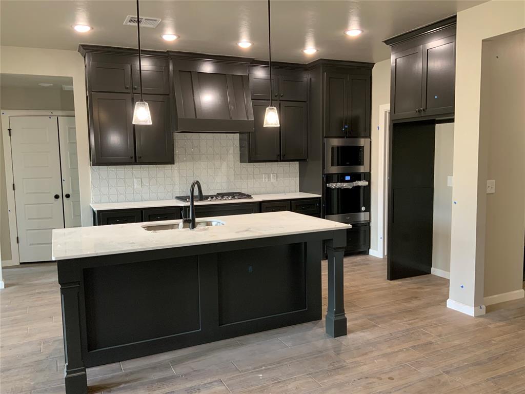 2416 Creekview Trail