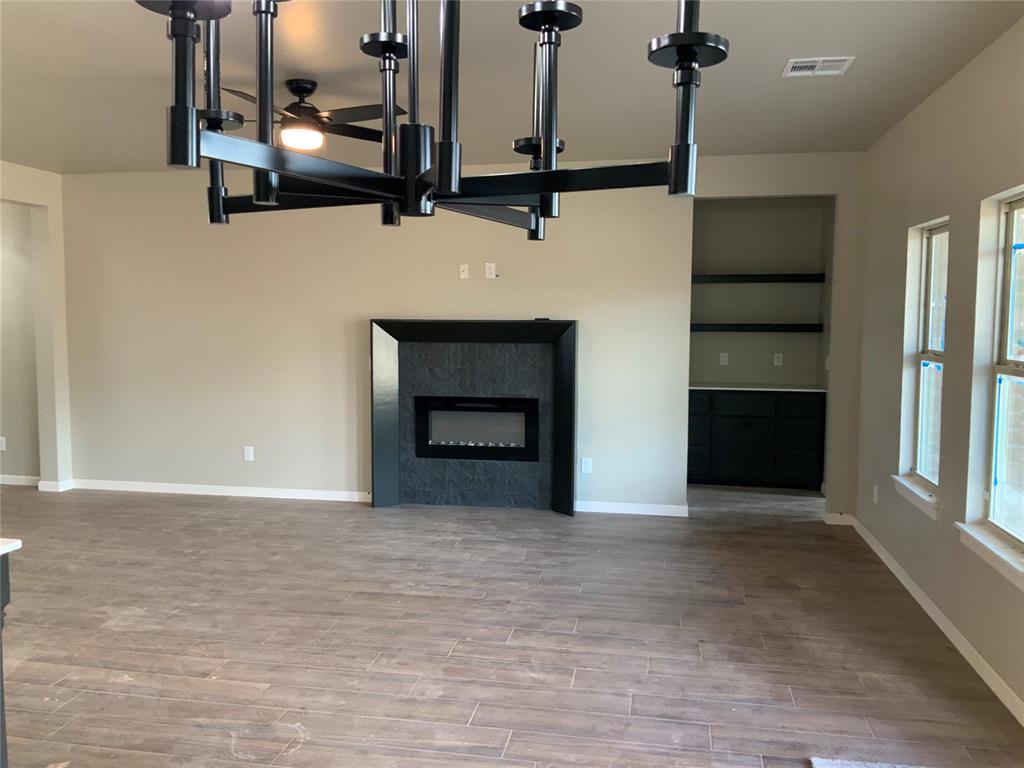 2416 Creekview Trail