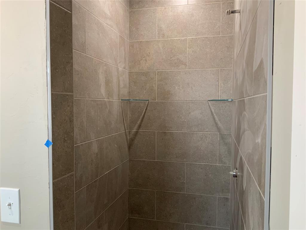 2416 Creekview Trail