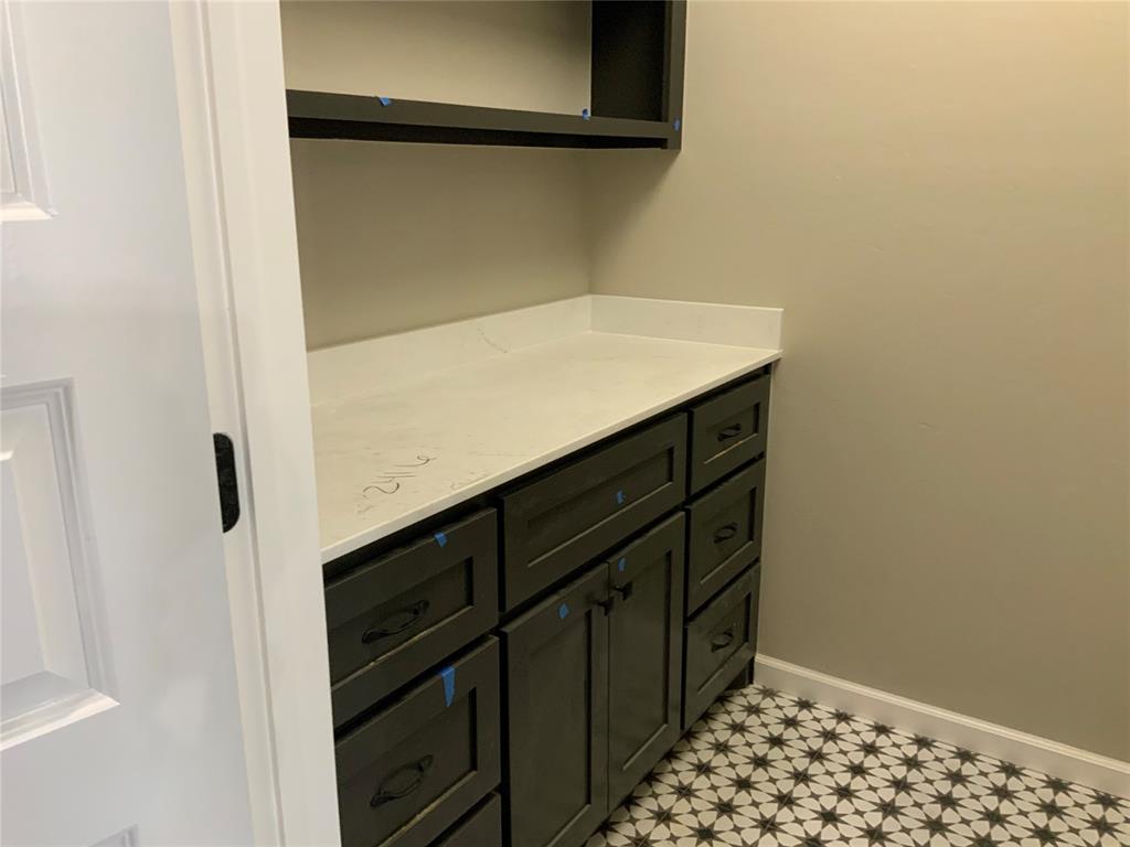 2416 Creekview Trail