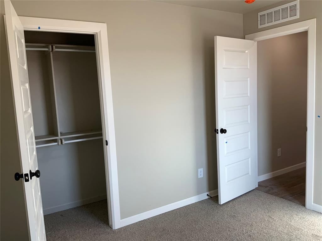 2416 Creekview Trail