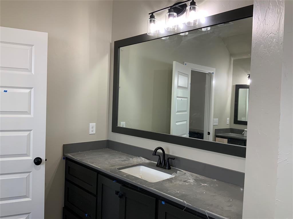 2416 Creekview Trail