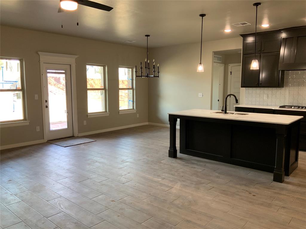 2416 Creekview Trail