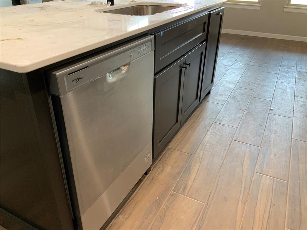 2416 Creekview Trail
