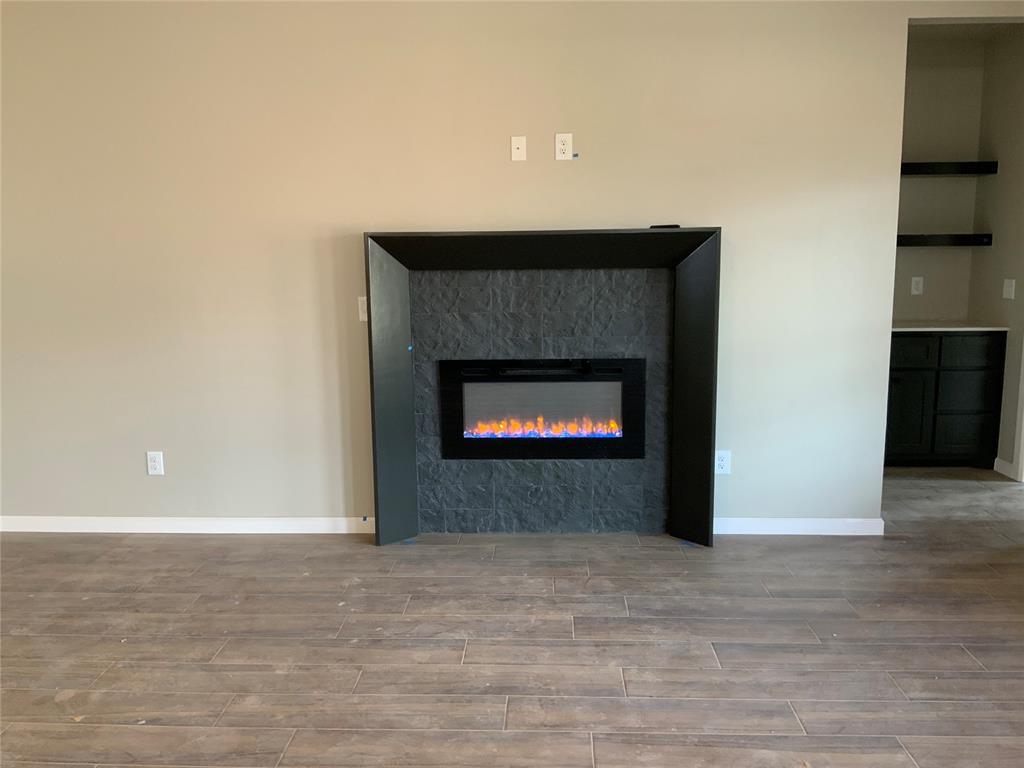 2416 Creekview Trail