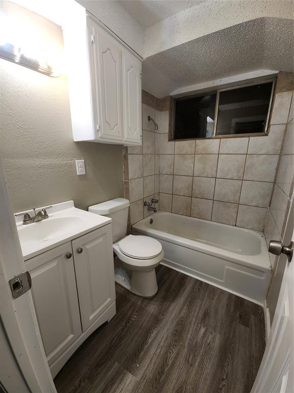884 NW 15th Street