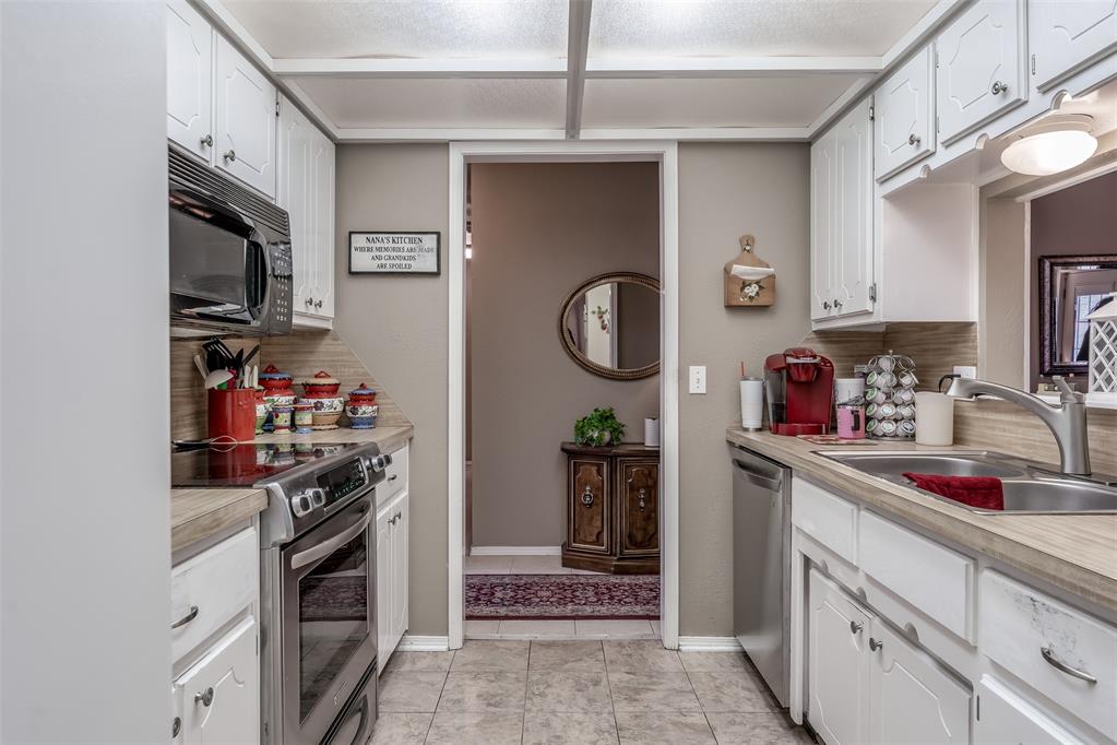 10316 Fairfax Lane