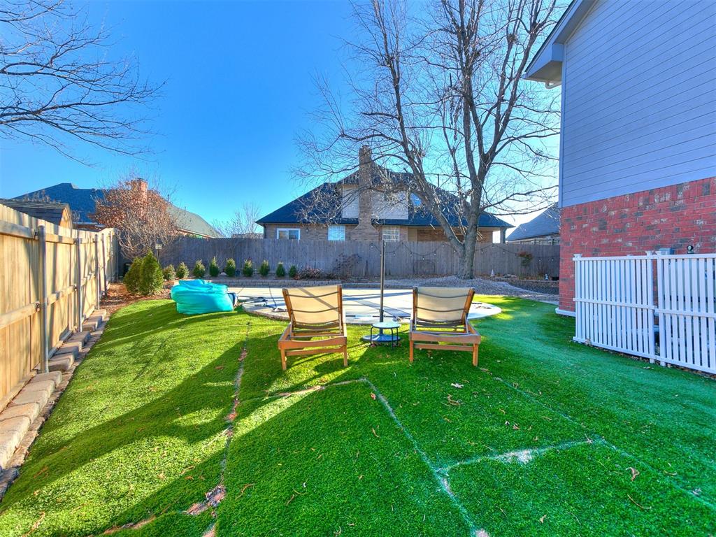1608 Kingsgate Court