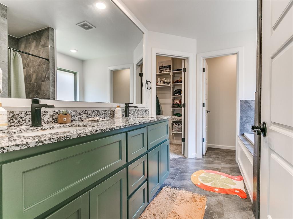 2821 Hazel Hollow