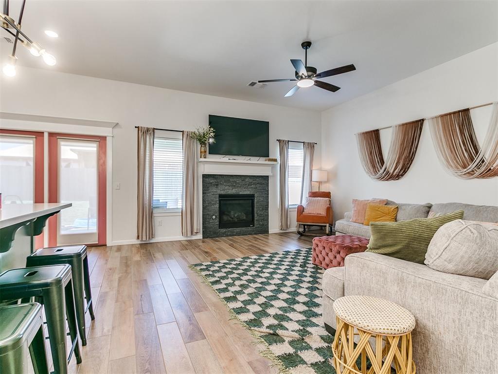 2821 Hazel Hollow