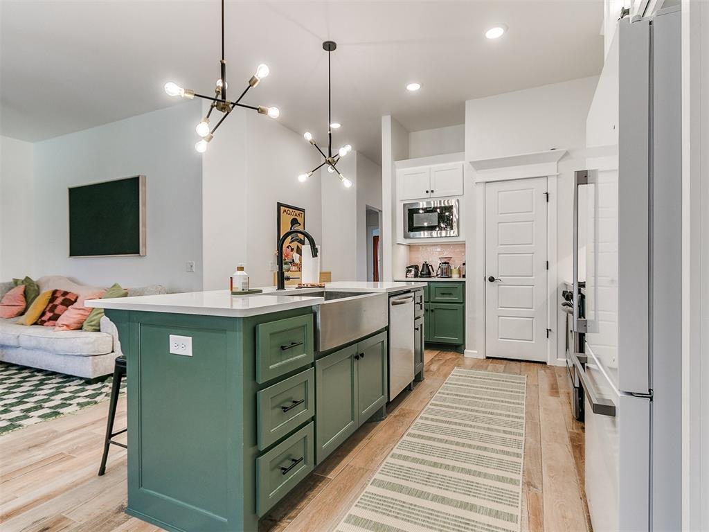 2821 Hazel Hollow