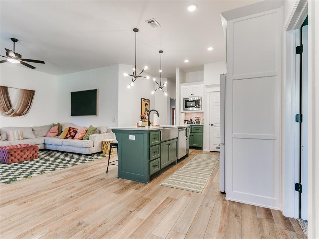 2821 Hazel Hollow