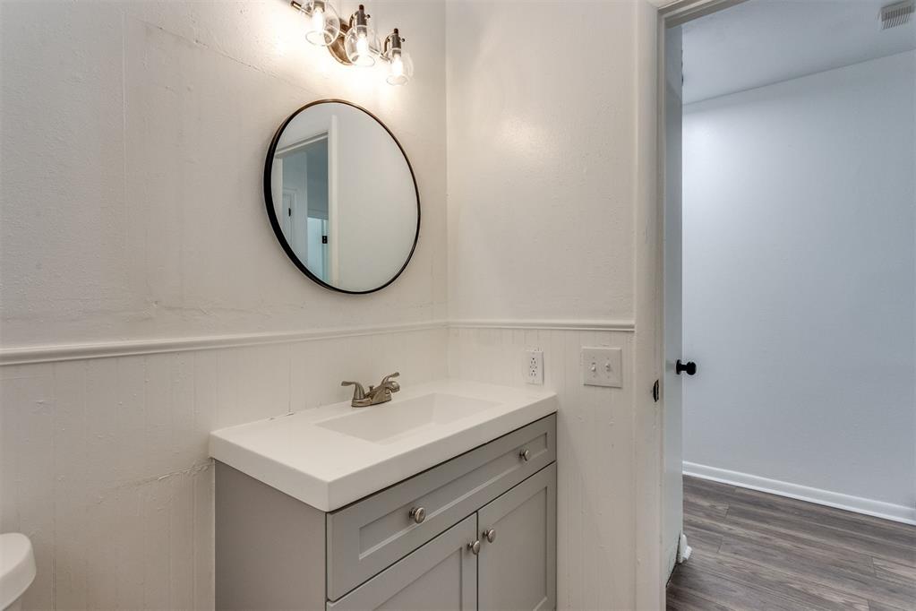 4104 NW Liberty Street