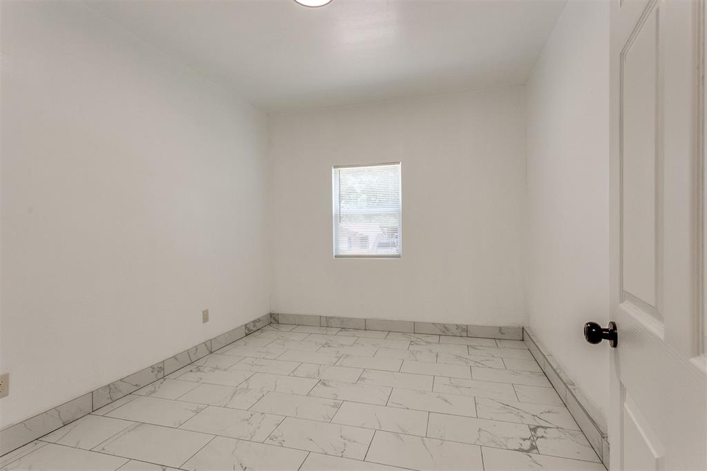 4104 NW Liberty Street