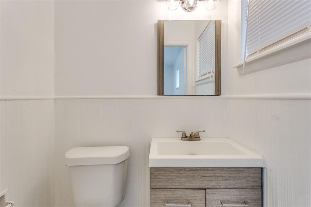 4104 NW Liberty Street