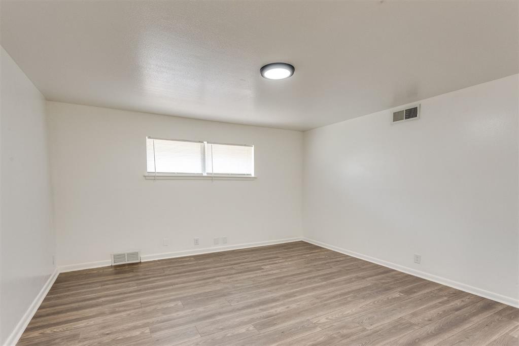 4104 NW Liberty Street