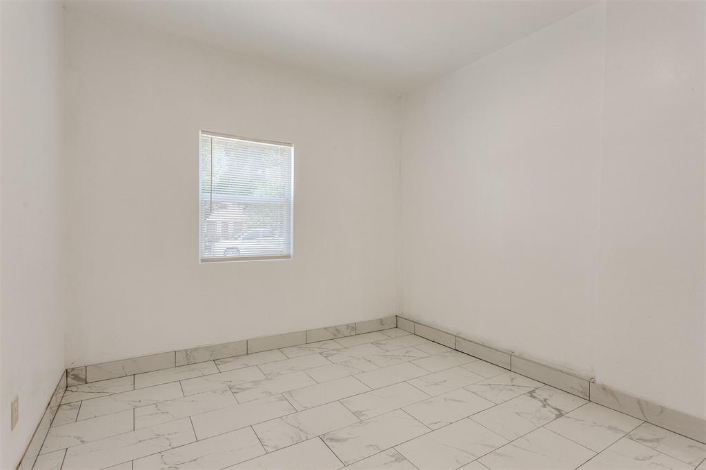 4104 NW Liberty Street