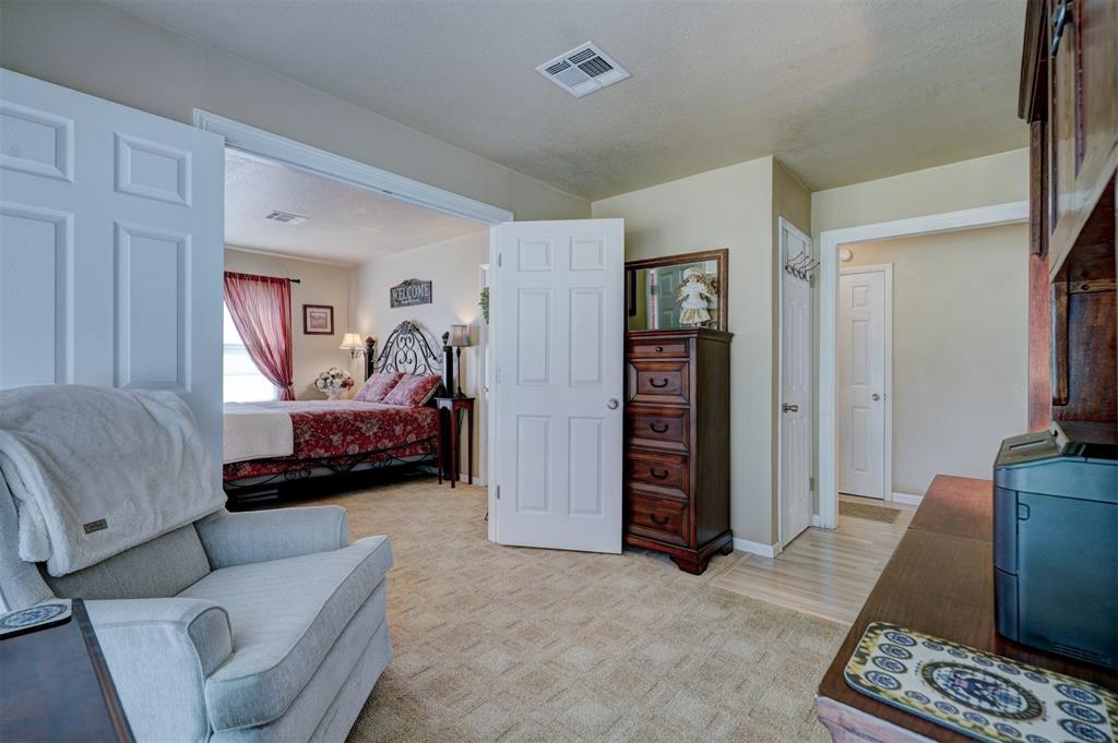 10 Oakwood Drive