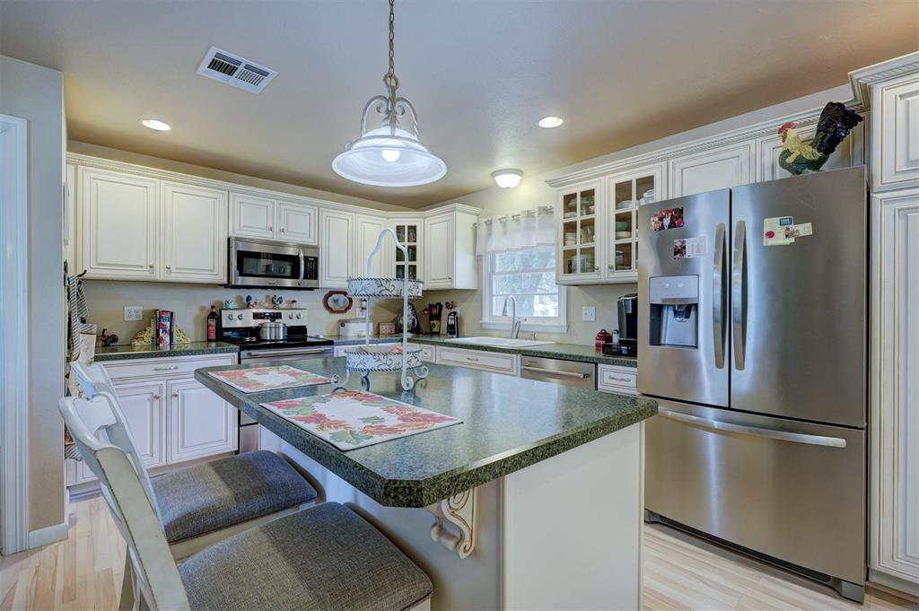 10 Oakwood Drive