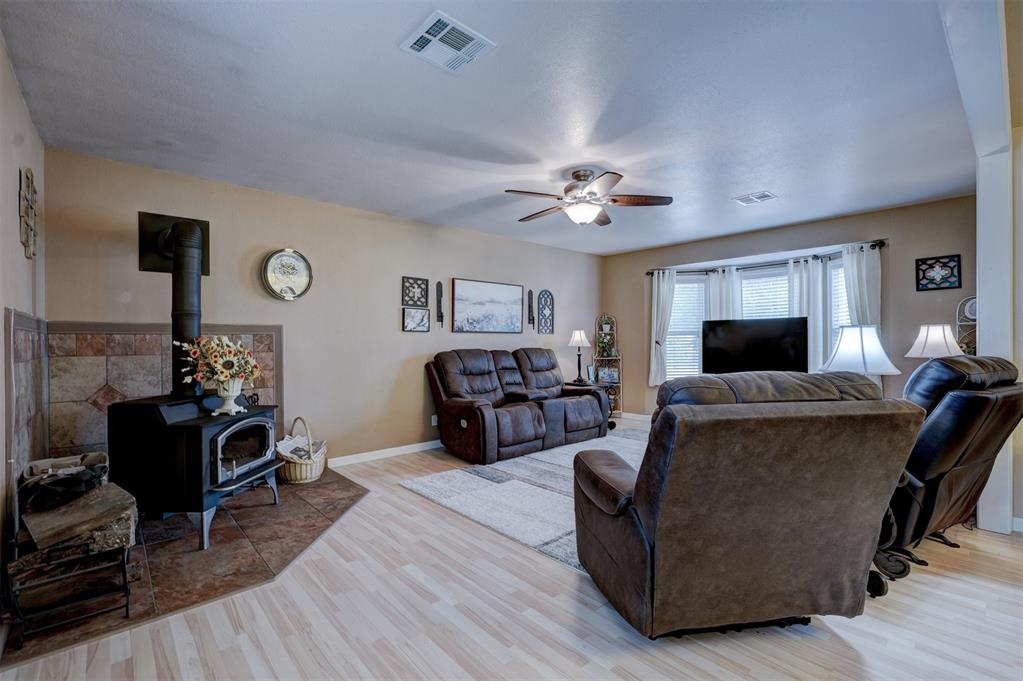 10 Oakwood Drive