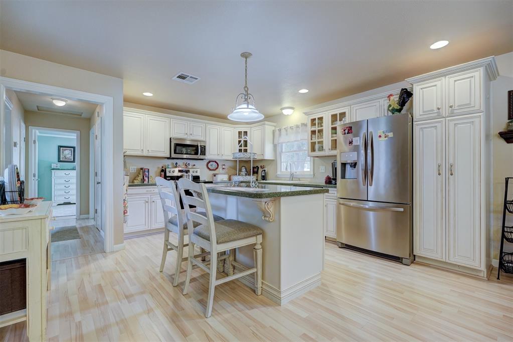 10 Oakwood Drive