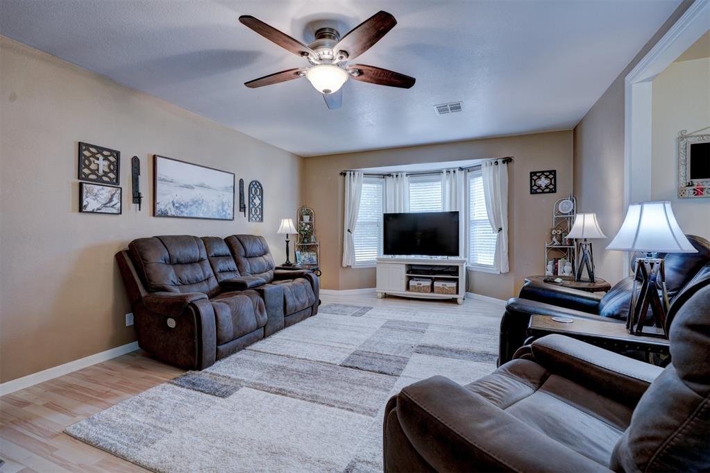 10 Oakwood Drive