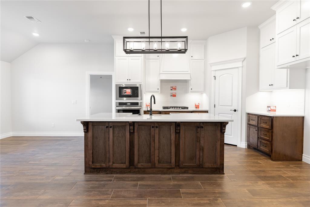 3200 Grasshopper Way