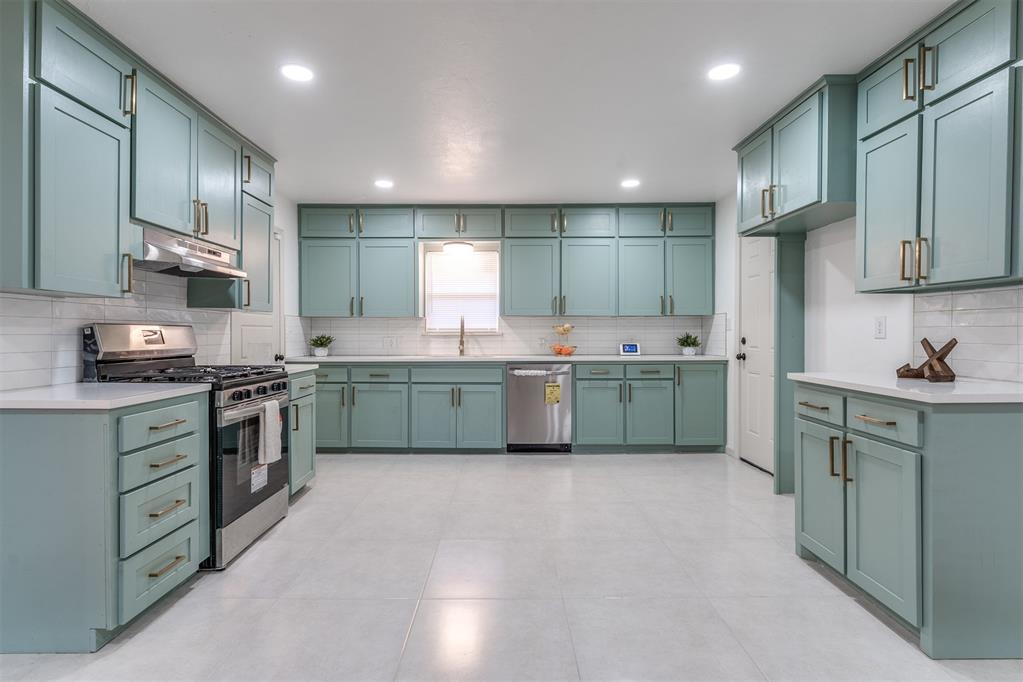 1913 NE 52nd Street