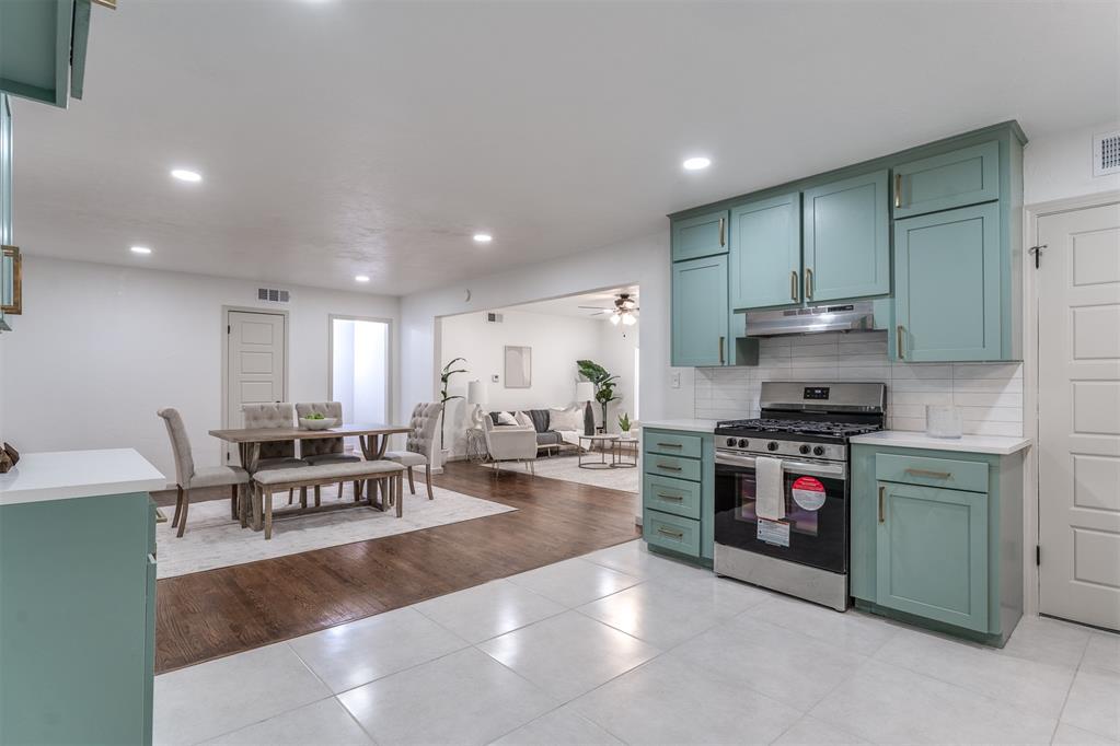 1913 NE 52nd Street