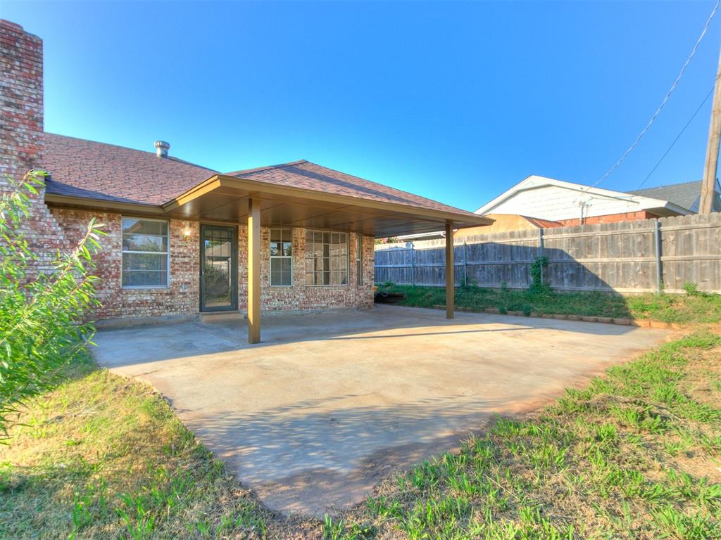 2805 WOODCREEK Road
