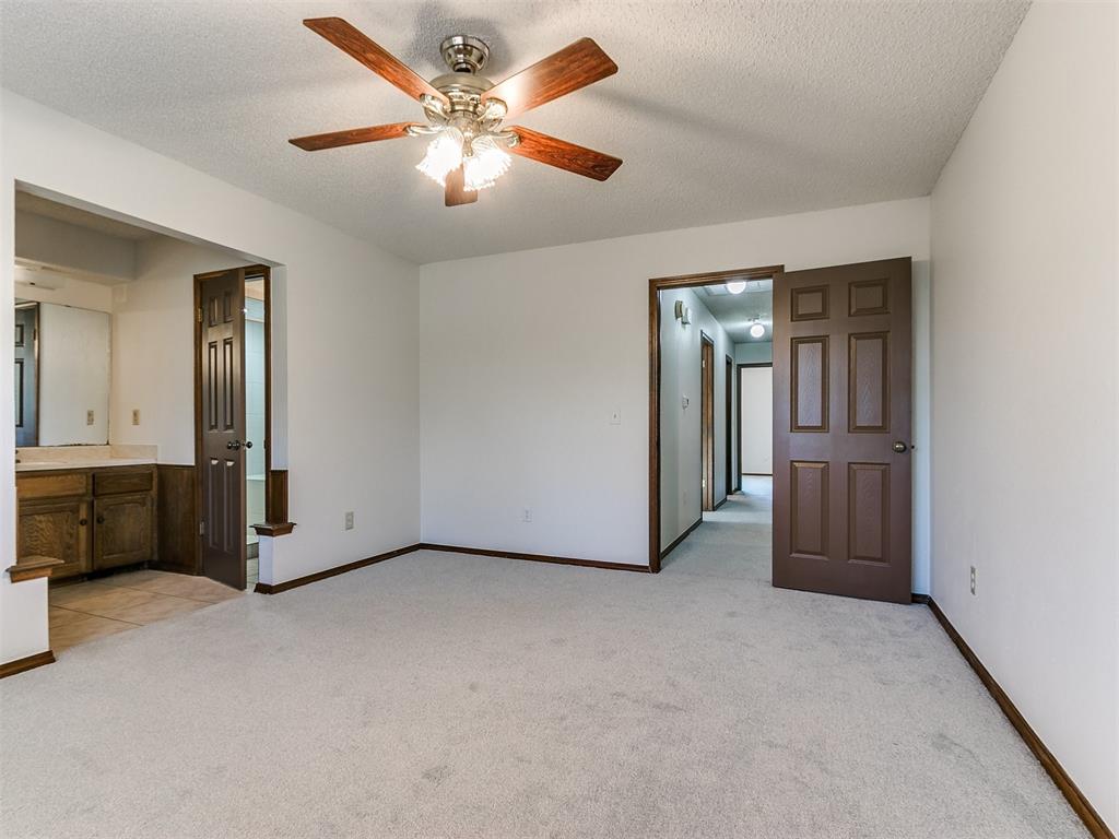 2805 WOODCREEK Road