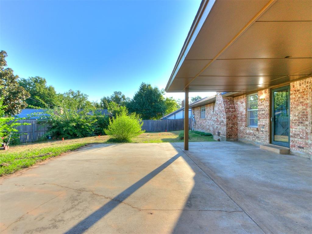 2805 WOODCREEK Road