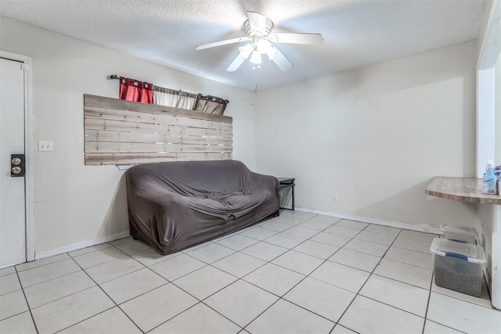 1037 Montgomery Circle