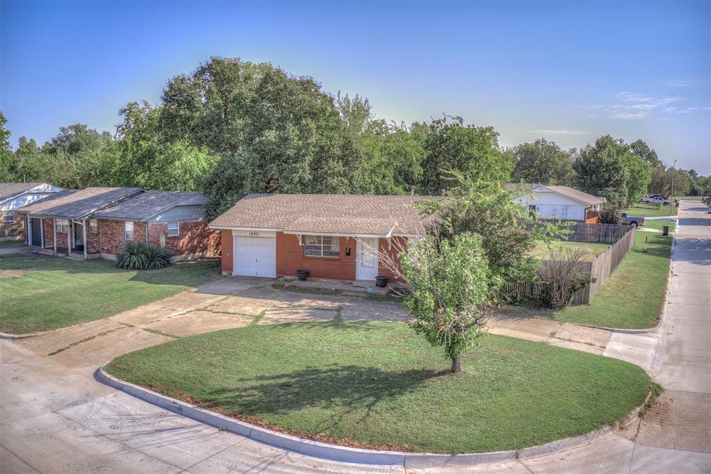 1037 Montgomery Circle
