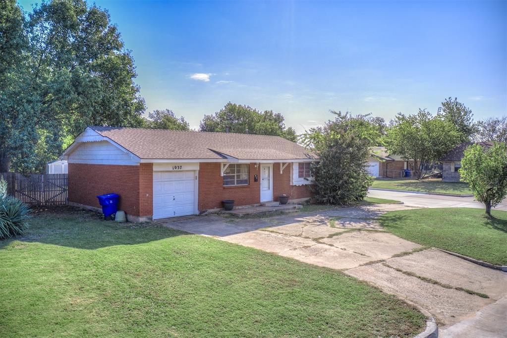 1037 Montgomery Circle