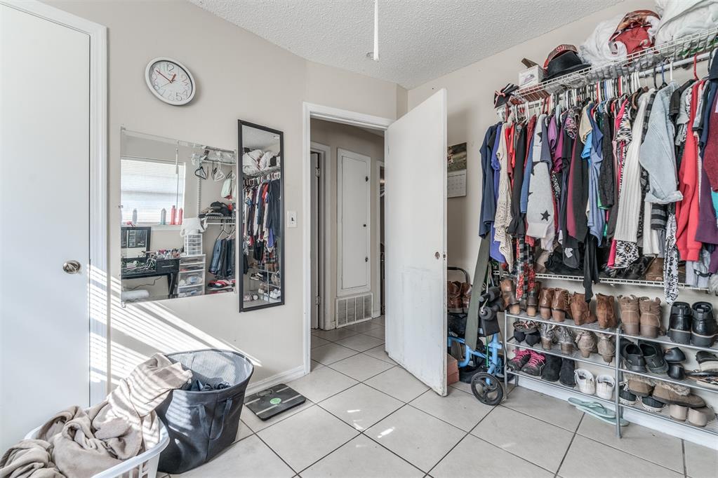 1037 Montgomery Circle