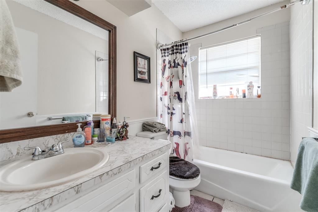 1037 Montgomery Circle